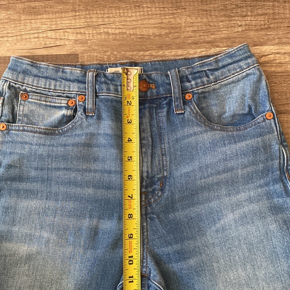 Madewell The High-Rise Slim Boyjean in Dover Wash: Raw-Hemmed Edition size 26 - Picture 5 of 15
